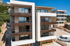 5-6 Luxury Apartments L&L Tucepi - 100m from the beach